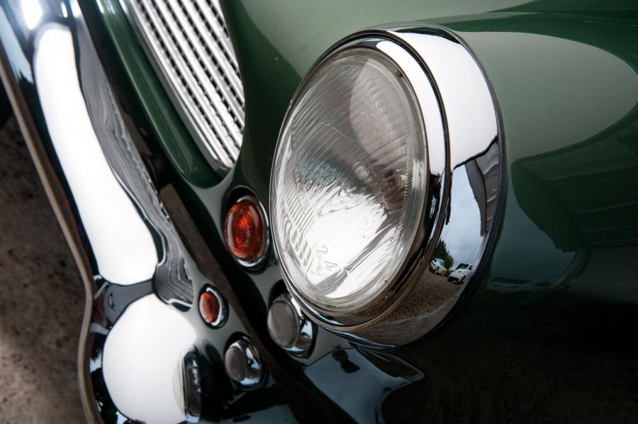 Детали экстерьера Aston Martin DB4 (DB4/355/R) 1960 года  (фото 5 из 20)